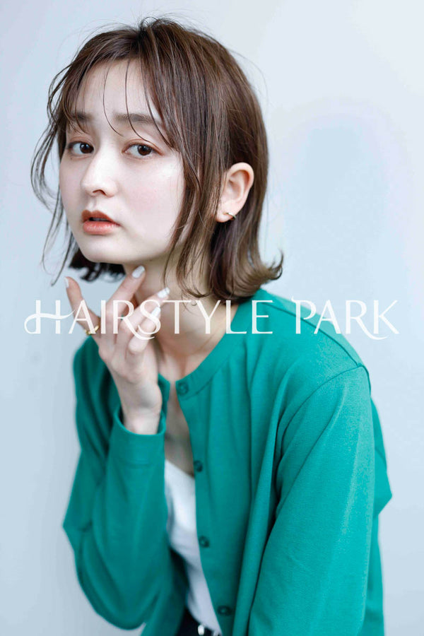 ヘアスタイル写真PhotoNo:242-1 (1) [ショートミディアム切りっぱなしボブ,レディース,ナチュラル,モテ・愛され,カジュアル,クール / かっこいい,カット,カラー切りっぱなし,くびれヘア, ]