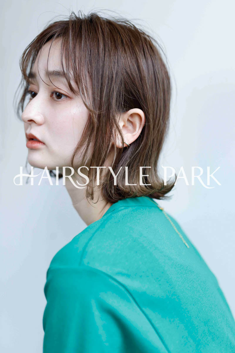 ヘアスタイル写真PhotoNo:242-1 (4) [ショートミディアム切りっぱなしボブ,レディース,ナチュラル,モテ・愛され,カジュアル,クール / かっこいい,カット,カラー切りっぱなし,くびれヘア, ]