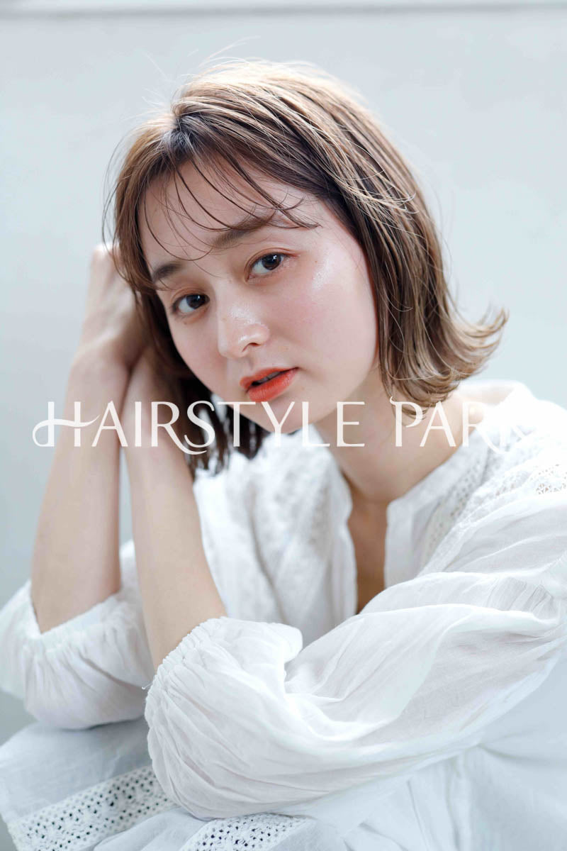 ヘアスタイル写真PhotoNo:242-3 (21) [ショートミディアム切りっぱなしボブ,レディース,ナチュラル,モテ・愛され,カジュアル,クール / かっこいい,カット,カラー切りっぱなし,くびれヘア, ]