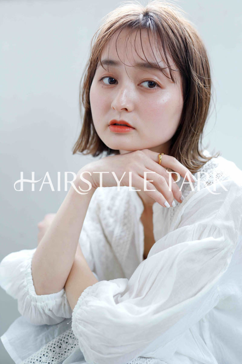ヘアスタイル写真PhotoNo:242-3 (22) [ショートミディアム切りっぱなしボブ,レディース,ナチュラル,モテ・愛され,カジュアル,クール / かっこいい,カット,カラー切りっぱなし,くびれヘア, ]