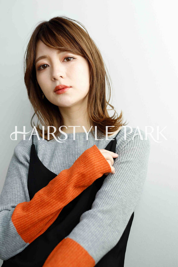 ヘアスタイル写真PhotoNo:243-1 (2) [ミディアム,ロング,切りっぱなしボブ,ロブレディース,ナチュラルオフィス / コンサバ,モテ・愛され,カット,カラー,くびれヘア, ]