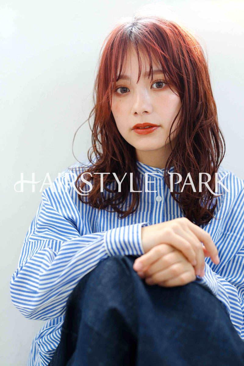 ヘアスタイル写真PhotoNo:244-1 (1) [ロングレイヤーロングレディース,ナチュラル,モードクール / かっこいい,カット,カラー ]