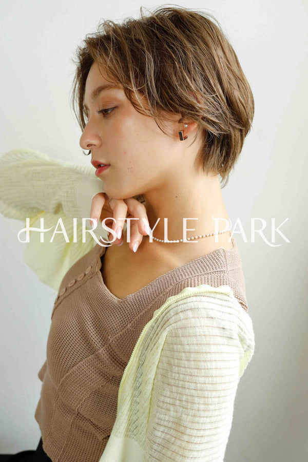 ヘアスタイル写真PhotoNo:254-1 (9) [ショートミディアムレイヤーショート,レディース,カジュアル,クール / かっこいい,外国人風カット,カラー,ダブルカラー, ]