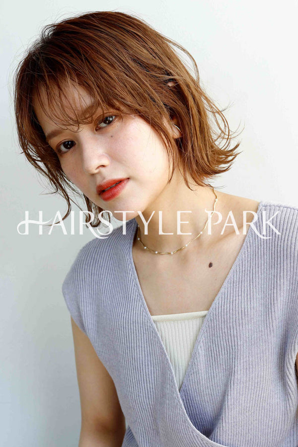 ヘアスタイル写真PhotoNo:255-1 (1) [ミディアム切りっぱなしボブ,レディース,ナチュラル,モテ・愛され,カジュアル,クール / かっこいい,カット,カラー,くびれヘア, ]