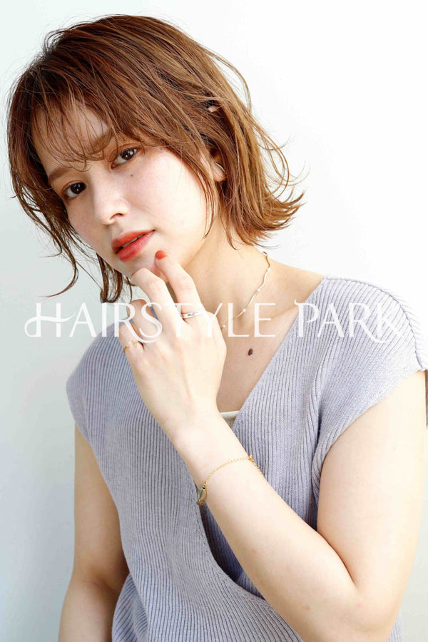 ヘアスタイル写真PhotoNo:255-1 (2) [ミディアム切りっぱなしボブ,レディース,ナチュラル,モテ・愛され,カジュアル,クール / かっこいい,カット,カラー,くびれヘア, ]