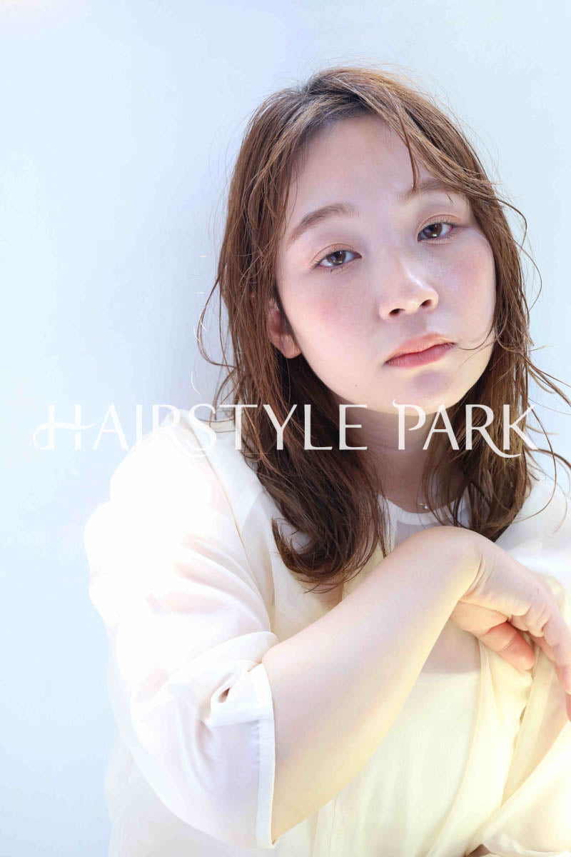 ヘアスタイル写真PhotoNo:259-3 (12) [ミディアム,ロングロブレディース,ナチュラル,モテ・愛され,カジュアルカット,カラー,パーマくびれヘア, ]