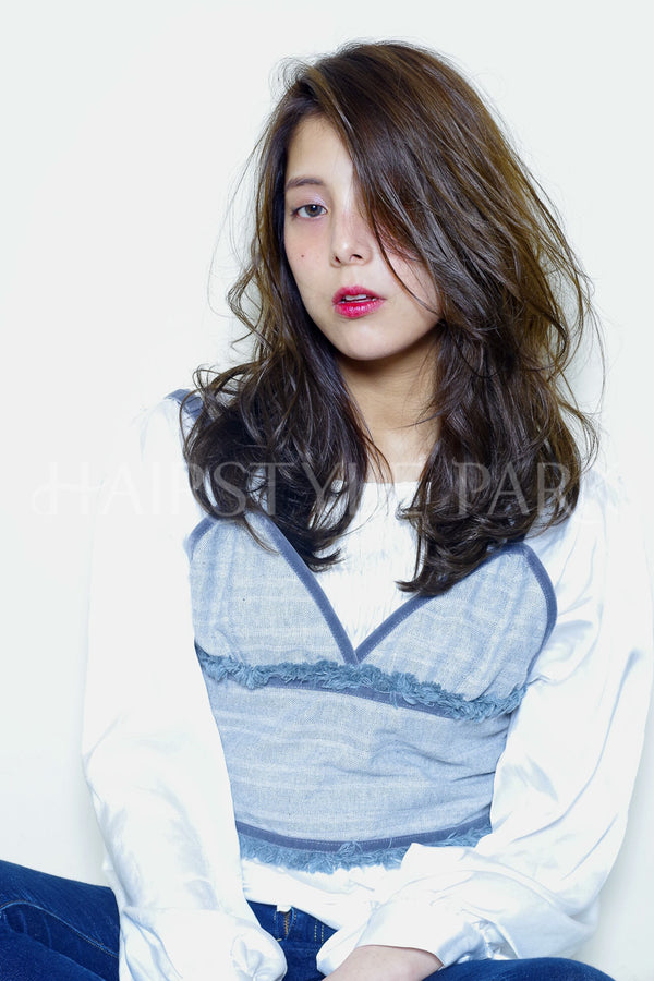 ヘアスタイル写真PhotoNo:49-2 (4)[ロング,レディース,カジュアル,カット,カラー,パーマ]