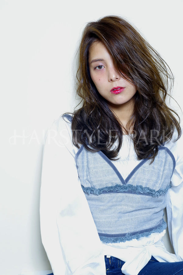 ヘアスタイル写真PhotoNo:49-2 (9)[ロング,レディース,カジュアル,カット,カラー,パーマ]