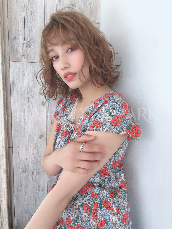 ヘアスタイル写真PhotoNo:7-1 (7)[ミディアム,レディース,モテ・愛され,カット,カラー,パーマ]