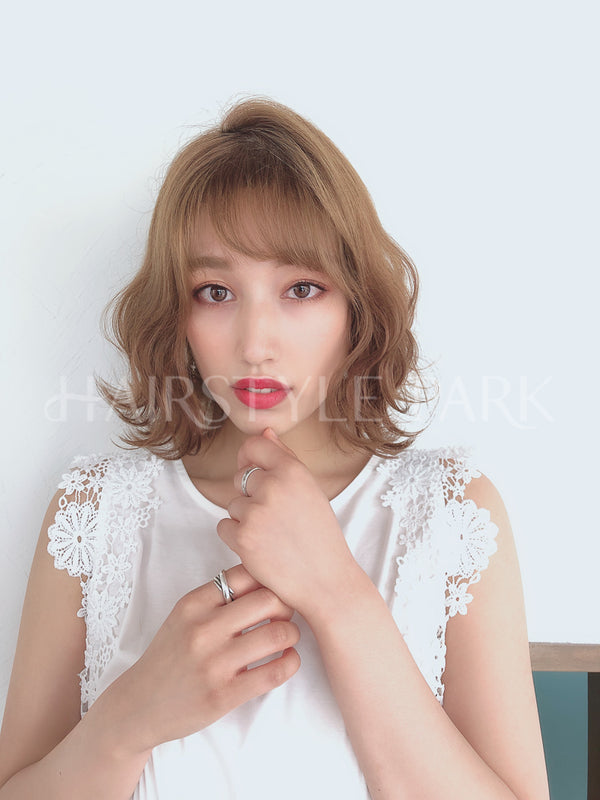 ヘアスタイル写真PhotoNo:7-2 (2)[ミディアム,レディース,ナチュラル,カット,カラー,パーマ]