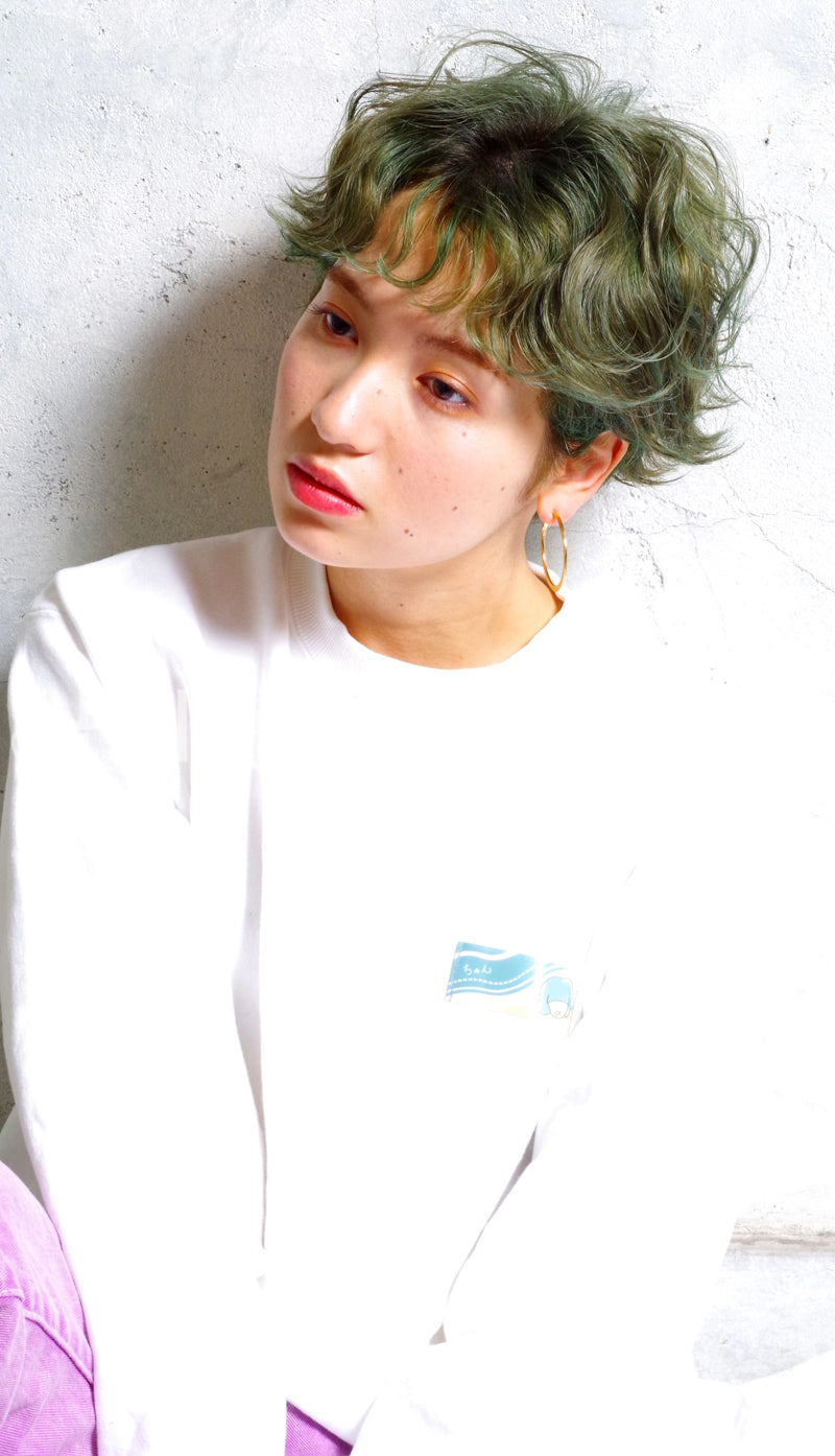 ヘアスタイル写真 [ショート,レイヤーショート,レディース,カジュアル,クール / かっこいい,外国人風,カラー,ダブルカラー, ]