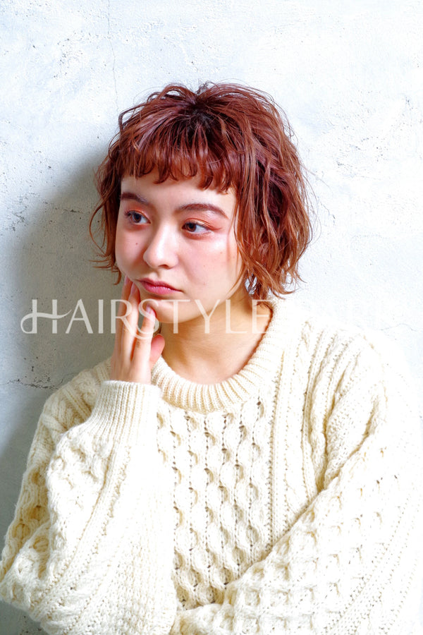 ヘアスタイル写真 [ショートミディアム,ミニボブ,ボックスボブ,切りっぱなしボブ,レディース,ナチュラル,モテ・愛され,カジュアル,カット,カラー,パーマ, ]