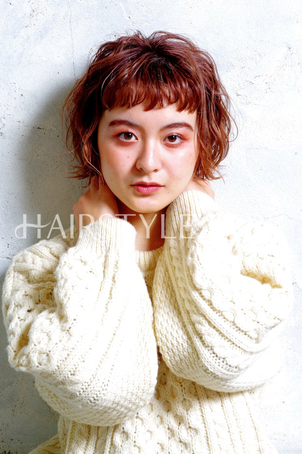 ヘアスタイル写真 [ショートミディアム,ミニボブ,ボックスボブ,切りっぱなしボブ,レディース,ナチュラル,モテ・愛され,カジュアル,カット,カラー,パーマ, ]