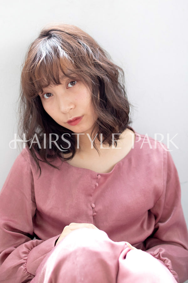 ヘアスタイル写真 [ミディアムロング,レイヤーミディアム,ロブ,レディース,ナチュラル,オフィス / コンサバ,カット,カラー,パーマ, ]