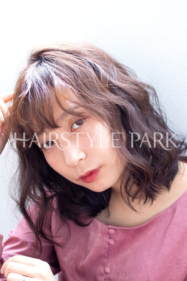 ヘアスタイル写真 [ミディアムロング,レイヤーミディアム,ロブ,レディース,ナチュラル,オフィス / コンサバ,カット,カラー,パーマ, ]