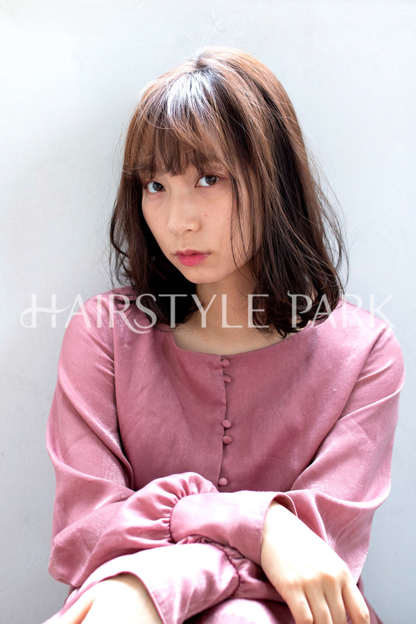 ヘアスタイル写真 [ミディアムロング,レイヤーミディアム,ロブ,レディース,ナチュラル,オフィス / コンサバ,カット,カラー,パーマ, ]